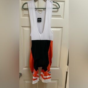 BNWT BIC logo cycling bib.